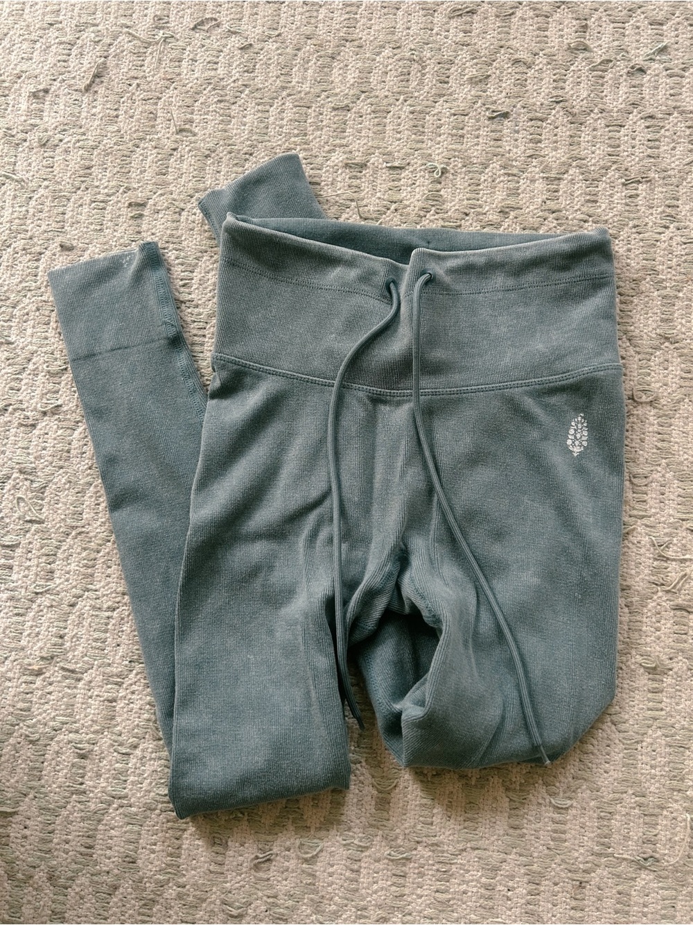 FREE PEOPLE MOVEMENT LEGGINGS